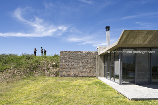 barbecuer pavilion bertolino+barrado