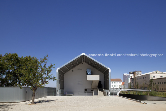 faculdade de artes e arquitectura inês lobo