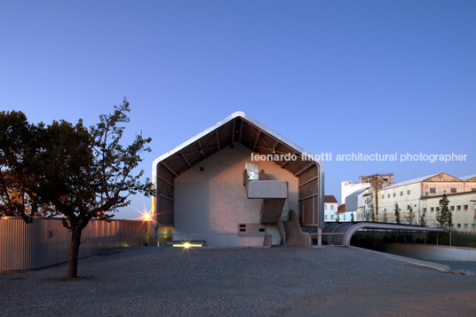 faculdade de artes e arquitectura inês lobo