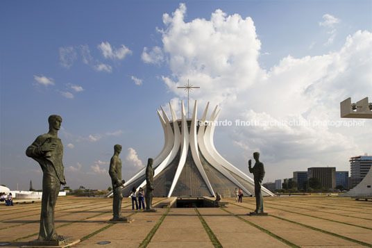 catedral metropolitana oscar niemeyer