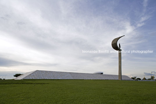 jk memorial oscar niemeyer