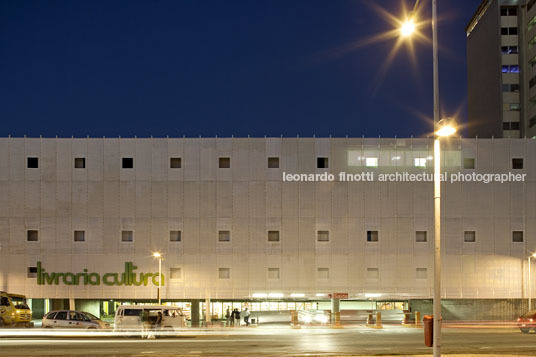 edifício garagem paulo mendes da rocha