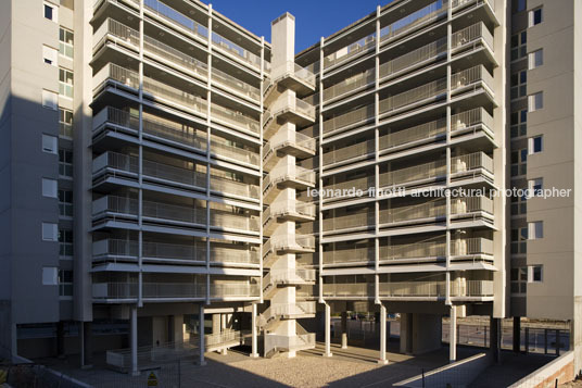 building in vallecas paulo mendes da rocha