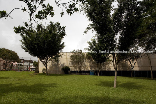 escola primária jardim calux paulo mendes da rocha