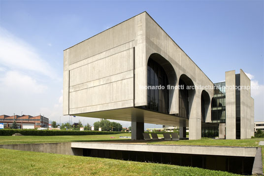 fata headquarters oscar niemeyer