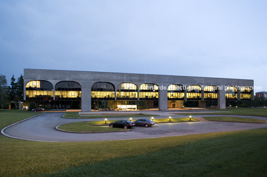 fata headquarters oscar niemeyer