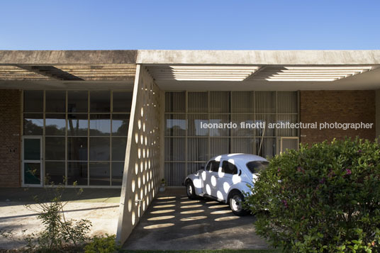 h-20 officers and teachers residences at ita oscar niemeyer