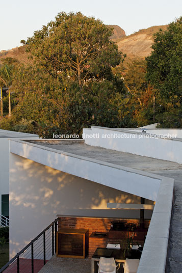 house in araras valley arquitetos associados