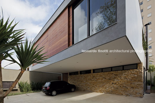 house in vila madalena mônica drucker