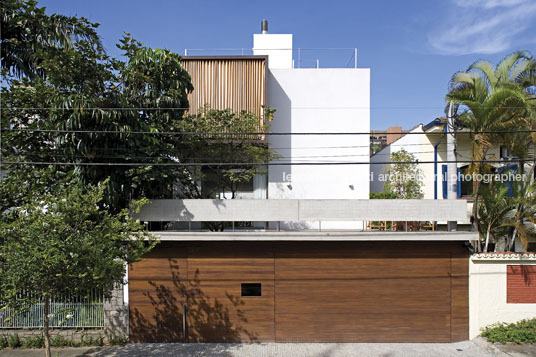 casa vertical isay weinfeld