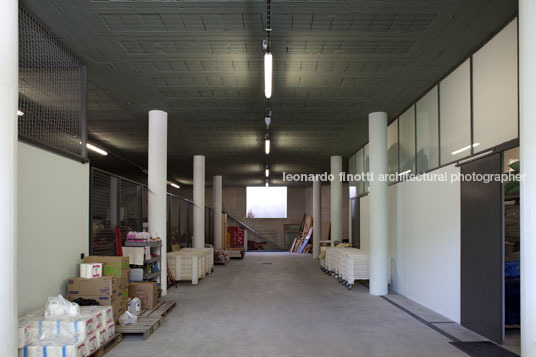 maintenance building in bom sucesso nuno graça moura