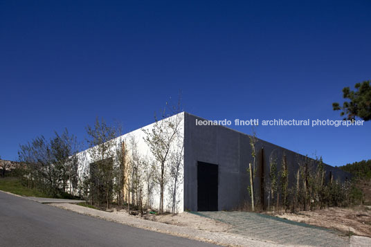 maintenance building in bom sucesso nuno graça moura