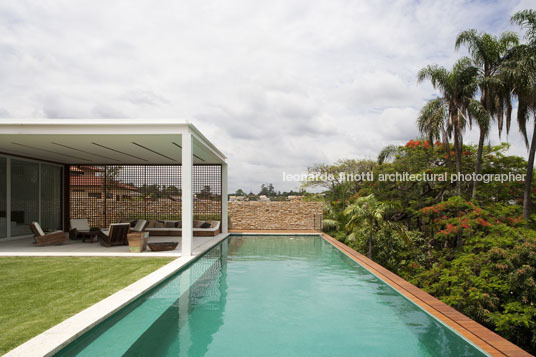 casa jmc bernardes+jacobsen