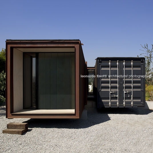 container house sebastian irarrázabal