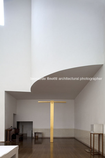 igreja de santa maria alvaro siza