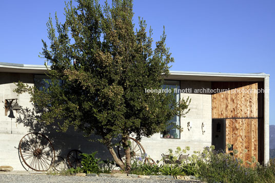 administrator´s house at fundo izaro martin hurtado