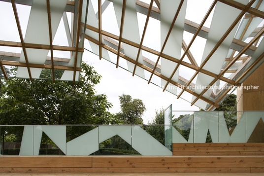 serpentine pavilion 2008 frank o. gehry