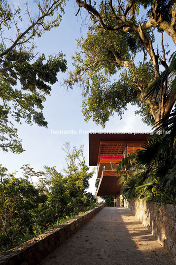 casa joá bernardes+jacobsen