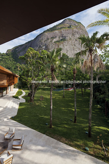 casa joá bernardes+jacobsen