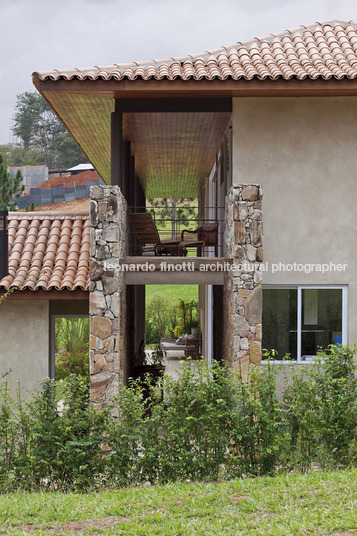 house in quinta da baroneza ximenes leite