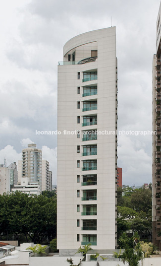 santiago de compostela building gustavo penna