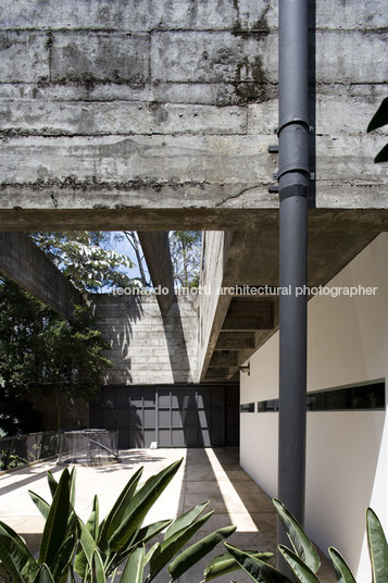 casa leme-millan paulo mendes da rocha