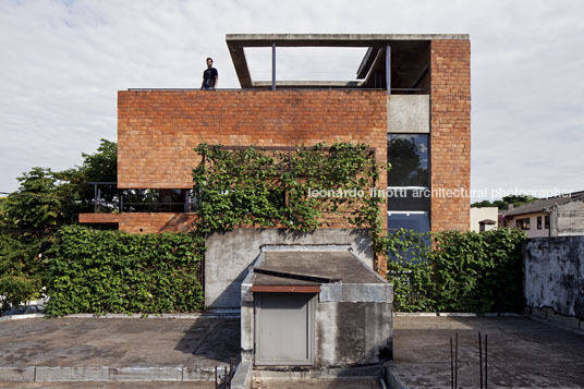 mburicao house estudio elgue & asociados