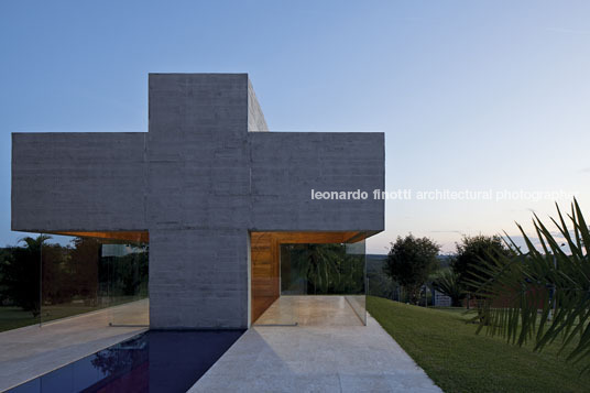 chapel at gurita farm gustavo penna