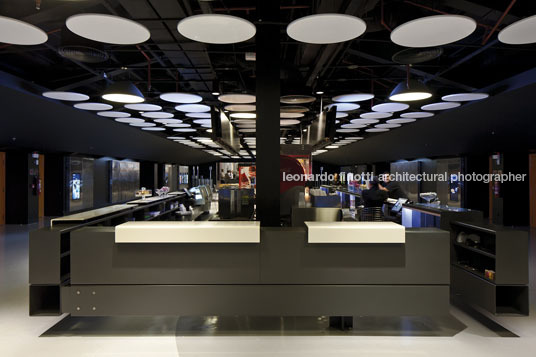 cinema itaú/casapark metro arquitetos