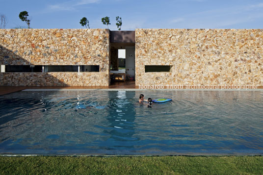 casa bv - fazenda boa vista bernardes+jacobsen