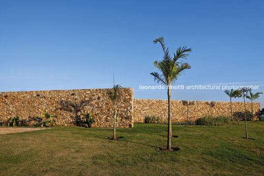 casa bv - fazenda boa vista bernardes+jacobsen