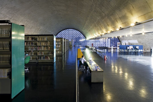 biblioteca/memorial américa latina oscar niemeyer