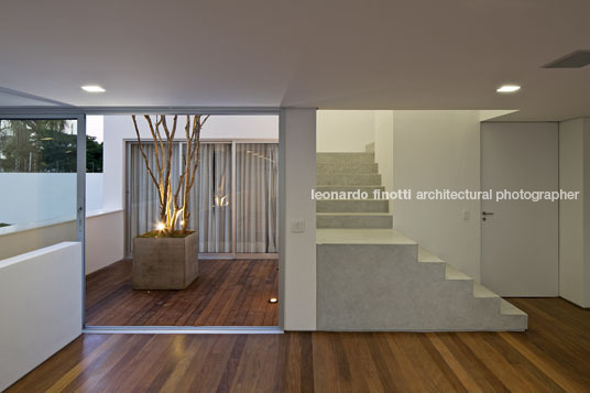 casa dos pátios ar arquitetos