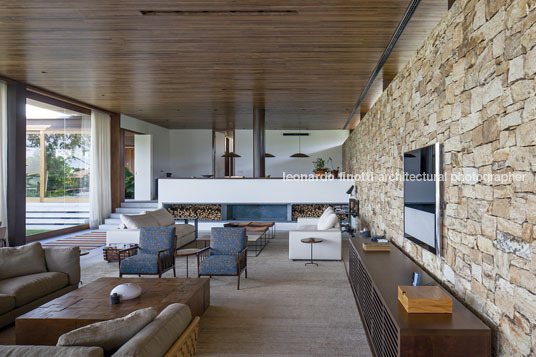 casa fb - fazenda boa vista jacobsen arquitetura