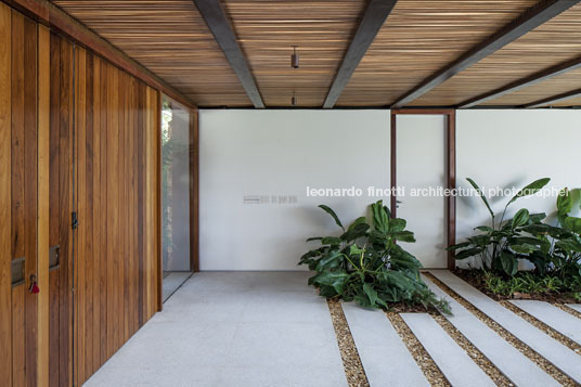 casa fb - fazenda boa vista jacobsen arquitetura