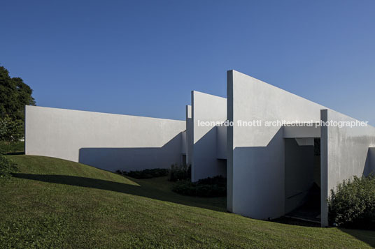 spa fasano - fazenda boa vista isay weinfeld