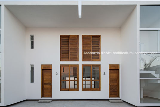 av houses corsi hirano arquitetos