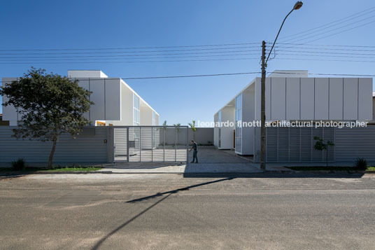 av houses corsi hirano arquitetos