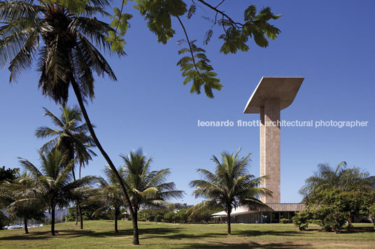 monumento aos mortos da 2 guerra marcos konder neto