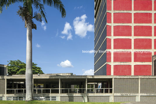 biblioteca central - ucv carlos raúl villanueva