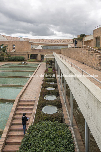 biblioteca virgilio barco rogelio salmona