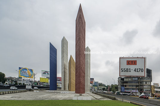 torres de satélite luis barragán