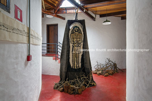 lina bo bardi e o triângulo mineiro - igreja espirito santo do cerrado edmar de almeida