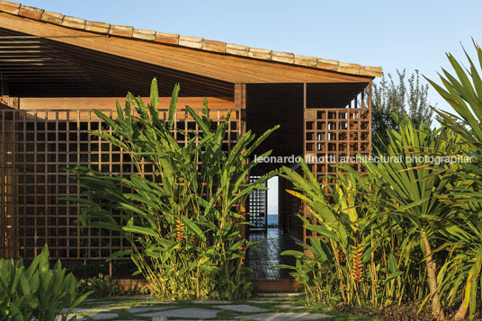 casa jca bernardes arquitetura