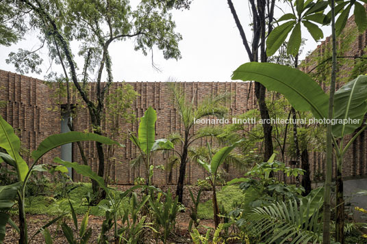 galeria claudia andujar - inhotim arquitetos associados