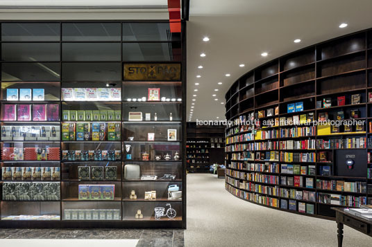 livraria da vila - shopping maia isay weinfeld