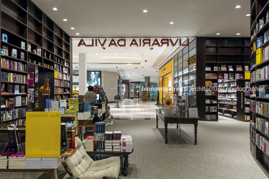 livraria da vila - shopping maia isay weinfeld