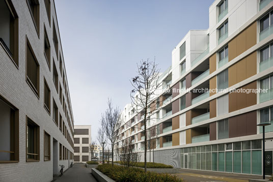 emmi-main office and apartment complex rüssli architekten