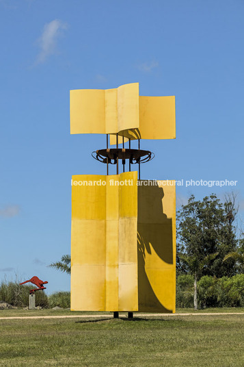 piero atchugarry sculpture park  leonardo noguez