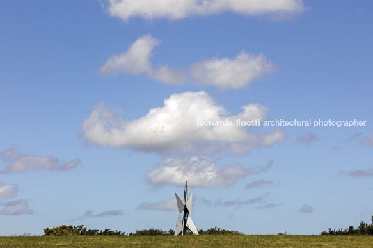 piero atchugarry sculpture park  leonardo noguez